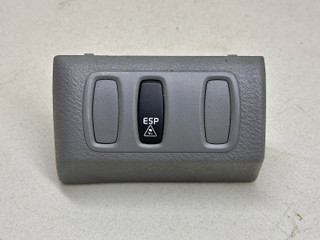 кнопка ASC / ESP Renault Laguna 2 поколение 2001, 1.8 л., i, F4P 770, бензин, 5МКПП, серебристый, хетчбэк 5 дв., передний привод, 8200025895, 214873, 226133