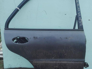 стекло двери задней правой Mitsubishi Lancer 5 поколение 1993