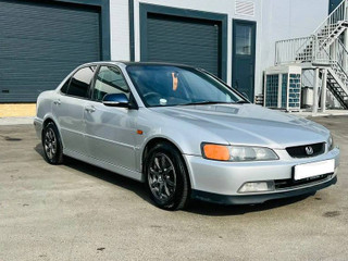 стекло двери передней правой Honda Accord 6 поколение 2001