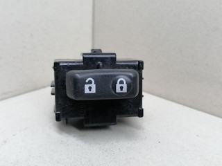 кнопка центрального замка Toyota Camry 7 поколение XV40 2008, 2.4 л., i, 2AZ-FE, бензин, АКПП, серебристый, седан, передний привод, 8493012250