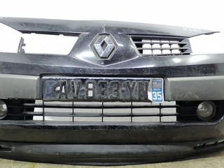 бампер передний Renault Megane 2 поколение 2005, 7701474484