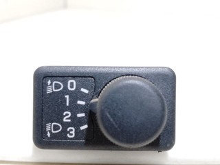 кнопка корректора фар Nissan Almera Tino V10 2001, 2.2 л., DCi, YD22DDTi, дизель, 5МКПП, серебристый, минивэн, передний привод, 033501, 369978