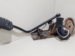 педаль Nissan Almera Tino V10 2001, 2.2 л., DCi, YD22DDTi, дизель, 5МКПП, серебристый, минивэн, передний привод, 1132099015