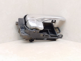 ручка внутренняя передняя правая Nissan Almera Tino V10 2001, 2.2 л., DCi, YD22DDTi, дизель, 5МКПП, серебристый, минивэн, передний привод, 806709F500