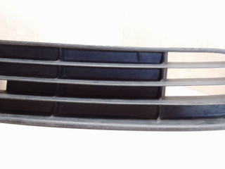 заглушка переднего бампера под крюк правая Audi A4 B5 1996, 1.9 л., TDi, AHU, дизель, 5МКПП, зелёный, седан, 8DO807346G