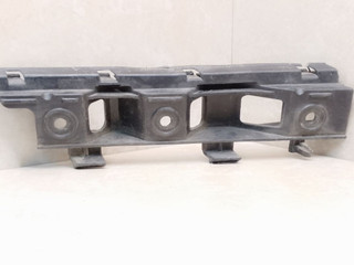 Крепление бампера переднего Volkswagen Passat B6 2007, 2.0 л., бензин, АКПП, серебристый, универсал, передний привод, 3C0807183