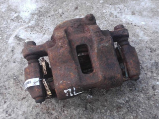 скоба суппорта Isuzu Midi 1992