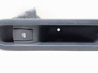 кнопка стеклоподъемника двери задней Renault Scenic 2 поколение JM0G 2003, 1.9 л., DCi, F9Q 812, дизель, 6МКПП, бордовый, минивэн, 156013870, 21980
