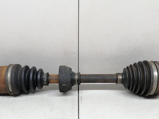полуось передняя левая (приводной вал, ШРУС) Honda Civic 7 поколение [рестайлинг] 2004, 1.3 л., LDA1, бензин, 5МКПП, серебристый, седан, передний привод