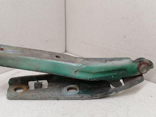 петля капота левая Peugeot 206 1 поколение 2002, 1.4 л., i, KFV (TU3JP), бензин, 5МКПП, зелёный, хетчбэк 5 дв., передний привод, 791257