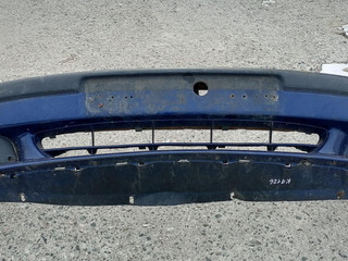 бампер передний Renault Laguna 1 поколение 1997, 2.2 л., DT, G8T 792, дизель, 5МКПП, синий, универсал, передний привод, 7701467519