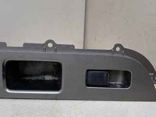 кнопка стеклоподъемника двери передней правой Nissan X-Trail T30 2004, 2.2 л., DCi, YD22ETI, дизель, 6МКПП, серебристый, внедорожник 5 дв., полный подключаемый привод, 254110V000