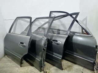 дверь передняя правая Mitsubishi Sigma 1 поколение 1994, 3.0 л., i, 6G72 (DOHC 24V), бензин, 5МКПП, серый металлик, седан, передний привод, MB835042