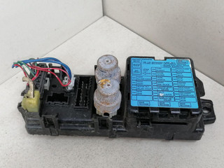 блок предохранителей Mitsubishi Sigma 1 поколение 1994, 3.0 л., i, 6G72 (DOHC 24V), бензин, 5МКПП, серый металлик, седан, передний привод, MB839039