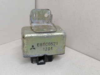 реле бензонасоса Mitsubishi Sigma 1 поколение 1994, 3.0 л., i, 6G72 (DOHC 24V), бензин, 5МКПП, серый металлик, седан, передний привод, E8T06571