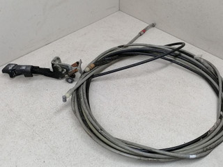 ручка открытия лючка топливного бака Mitsubishi Sigma 1 поколение 1994, 3.0 л., i, 6G72 (DOHC 24V), бензин, 5МКПП, серый металлик, седан, передний привод, MB402131