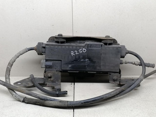 электроручник Renault Laguna 3 поколение 2007, 2.0 л., DCi, M9R 802, дизель, 6МКПП, голубой, хетчбэк 5 дв., E044228101B
