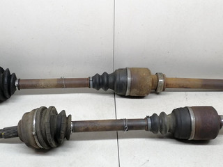 полуось передняя правая (приводной вал, ШРУС) Citroen C8 1 поколение 2003, 2.0 л., HDi, дизель, 5МКПП, серый, минивэн, 3273TG, 3273HV