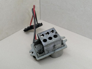 сопротивление печки Renault Laguna 1 поколение 1997, 2.2 л., DT, G8T 792, дизель, 5МКПП, синий, универсал, передний привод