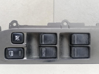 кнопка стеклоподъемника двери передней левой Nissan X-Trail T30 2004, 2.2 л., DCi, YD22ETI, дизель, 6МКПП, серебристый, внедорожник 5 дв., полный подключаемый привод, 254018H701, 25401EQ305