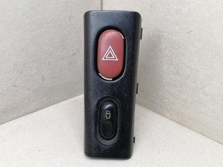 кнопка аварийной сигнализации Renault Laguna 1 поколение B56A/B 1994, 1.8 л., mono, бензин, 5МКПП, хетчбэк 5 дв., передний привод
