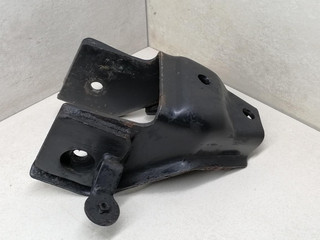 кронштейн двигателя Mitsubishi Sigma 1 поколение 1994, 3.0 л., i, 6G72 (DOHC 24V), бензин, 5МКПП, серый металлик, седан, передний привод