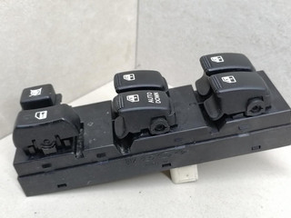 кнопка стеклоподъемника двери передней левой Hyundai Tucson 1 поколение 2006, 2.0 л., CRDi, дизель, АКПП, чёрный, внедорожник 5 дв., передний привод, 935702E250WK