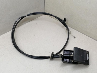 ручка открывания капота Hyundai Tucson 1 поколение 2006, 2.0 л., CRDi, дизель, АКПП, чёрный, внедорожник 5 дв., передний привод, 811802E000