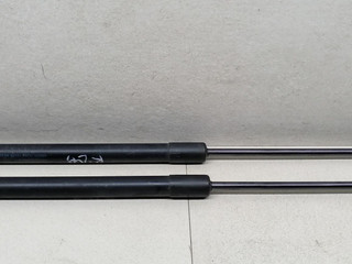 амортизатор крышки багажника (3-5 двери) Volkswagen Passat B6 2008, 2.0 л., TDi, CBAB, дизель, 6МКПП, серебристый, универсал, 3C9827550A