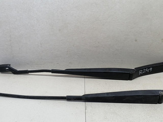 щеткодержатель (поводок стеклоочистителя, дворник) Volkswagen Passat B6 2008, 2.0 л., TDi, CBAB, дизель, 6МКПП, серебристый, универсал