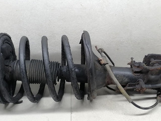стойка передняя правая Mitsubishi Sigma 1 поколение 1994, 3.0 л., i, 6G72 (DOHC 24V), бензин, 5МКПП, серый металлик, седан, передний привод