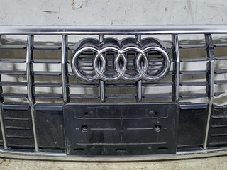 решетка радиатора Audi Q3 F3 2018, 83A853651B