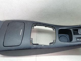 консоль салона Renault Laguna 3 поколение 2007, 2.0 л., DCi, M9R 802, дизель, 6МКПП, голубой, хетчбэк 5 дв.