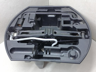 домкрат Peugeot 208 1 поколение 2013, 1.2 л., i, бензин, 5МКПП, черный, хетчбэк 5 дв.