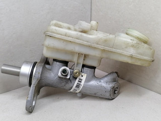 цилиндр тормозной главный Renault Megane 2 поколение BM0B 2003, 1.4 л., i, K4J 730, бензин, 5МКПП, серебристый, хетчбэк 5 дв., передний привод, TRW, 8200157453