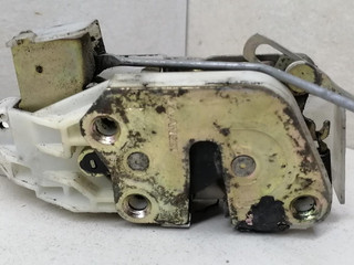 замок двери передней левой Mitsubishi Space Gear 1 поколение [рестайлинг] 1997