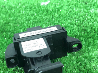 кнопка ручного тормоза (ручника) Maserati Levante 1 поколение M161 2019, 3.0 л., дизель, АКПП, внедорожник 5 дв., полный привод, 670110722