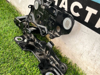 петля капота правая BMW X3 G01 (2017 - 2026), 7397500