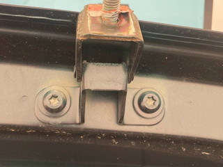 петля крышки багажника Chevrolet Trax 1 поколение [рестайлинг] 2021, 1.4 л., бензин, АКПП, черный, внедорожник 5 дв., передний привод