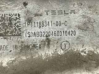 рычаг передний Tesla Model Y 1 поколение 2022, электро, белый, 1188341-00-C