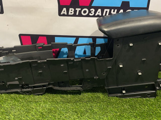 консоль салона Ford Explorer 6 поколение U625 2020, 2.3 л., бензин, АКПП, внедорожник 5 дв., задний привод