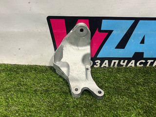 кронштейн двигателя Ford Mustang 7 поколение S650 2024, 2.3 л., бензин, АКПП, черный, купе, задний привод, PR33-6037-AA