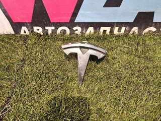 эмблема Tesla Model X 1 поколение 2017, электро, белый, 1047884-00-D