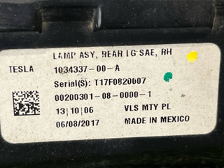 фонарь крышки багажника правый Tesla Model X 1 поколение 2017, электро, белый, 1034337-00-A