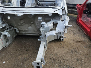 четверть передняя левая Tesla Model X 1 поколение 2017, электро, белый