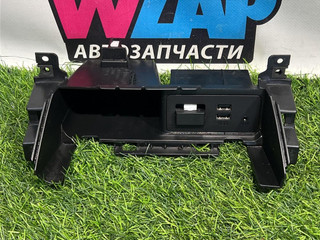 разъем AUX / USB Fiat 124 2020, 1.4 л., бензин, МКПП, родстер, задний привод, N24364471, N243669U0B