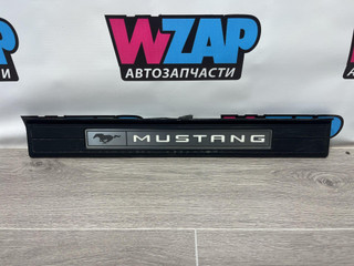 накладка на порог внутренняя Ford Mustang 6 поколение S550 [рестайлинг] 2018, 2.3 л., бензин, АКПП, черный, кабриолет, задний привод, FR3J6313222AAW