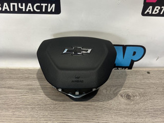 подушка безопасности водителя Chevrolet Trax 2 поколение 2024, 1.2 л., бензин, АКПП, красный, минивэн, передний привод, 60009015