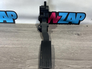 педаль Chevrolet Trax 2 поколение 2024, 1.2 л., бензин, АКПП, красный, минивэн, передний привод, 42795022