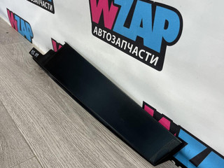 молдинг двери передней правой